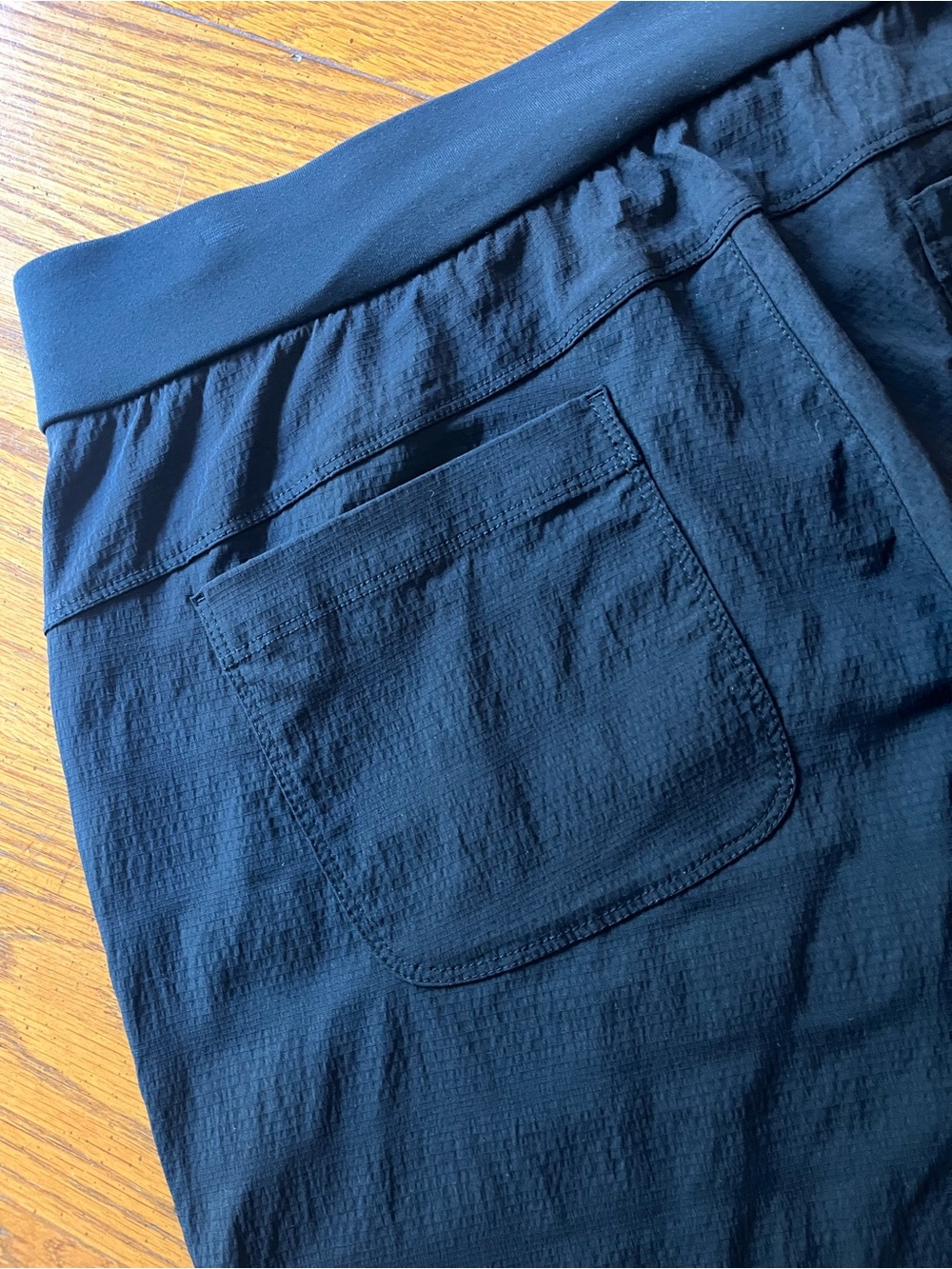Athleta Trekkie Bermuda Shorts 2.0 Black 12 - Picture 11 of 11